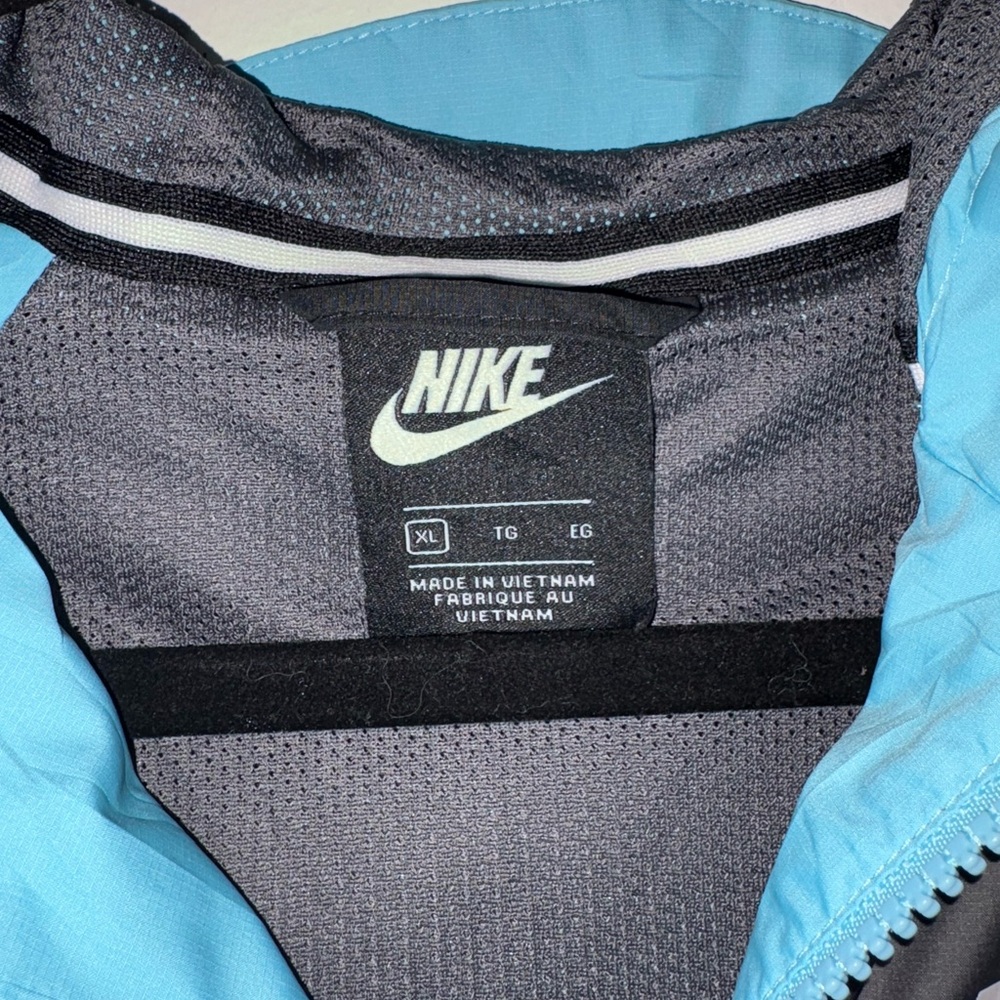 Nike Blue and Silver Windbreaker Jacket - Picture 2 of 3